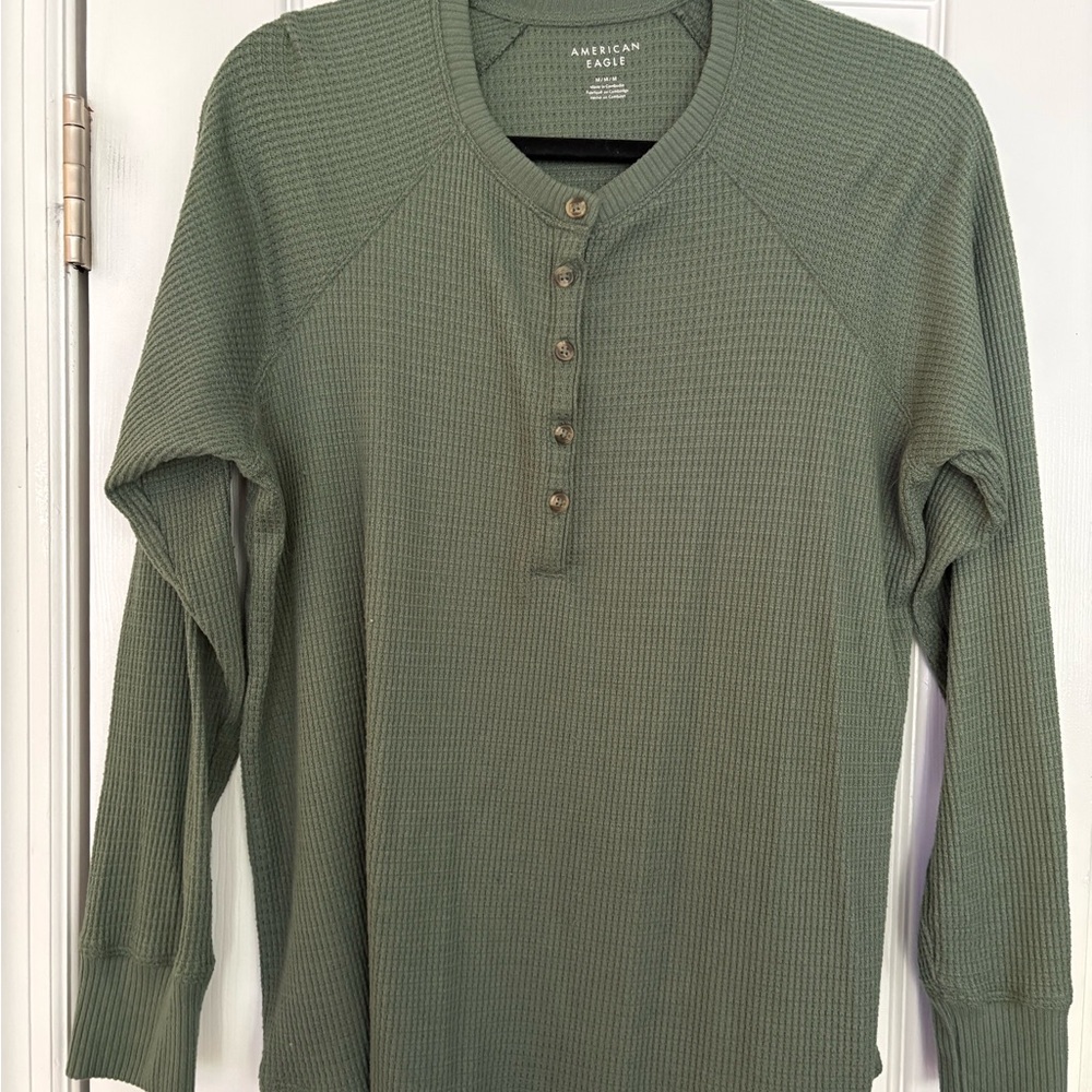 Women’s American Eagle Olive Green Henley - Size M